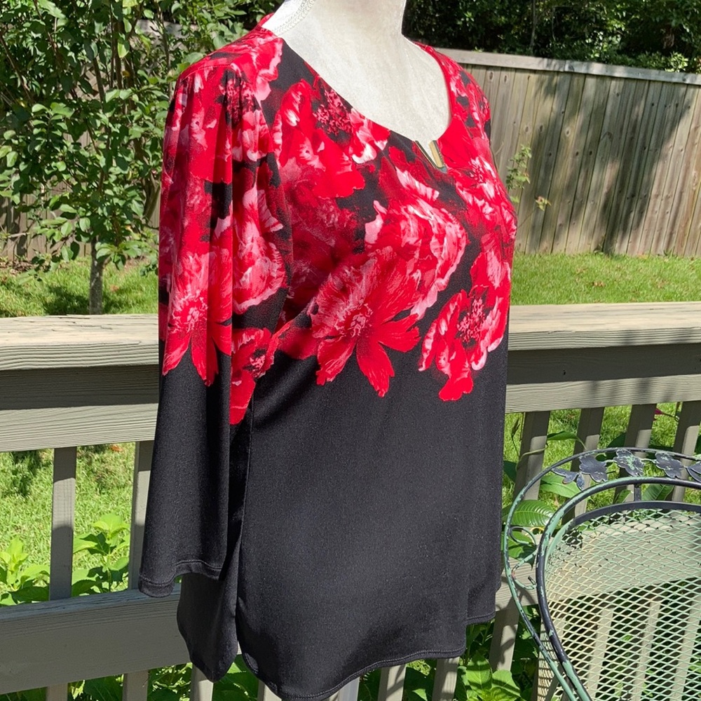 2 Fancy Calvin K Tops - Picture 13 of 16